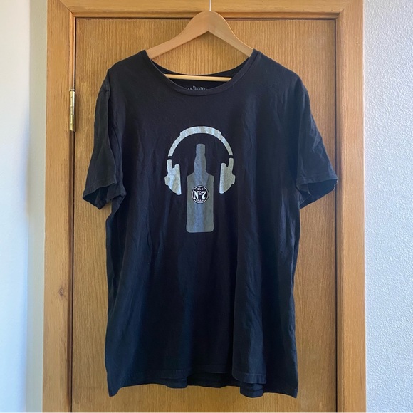 🔶 {4/$12} JACK DANIEL’S • Old No.7 Headphones Tee - Size XL - Picture 1 of 7